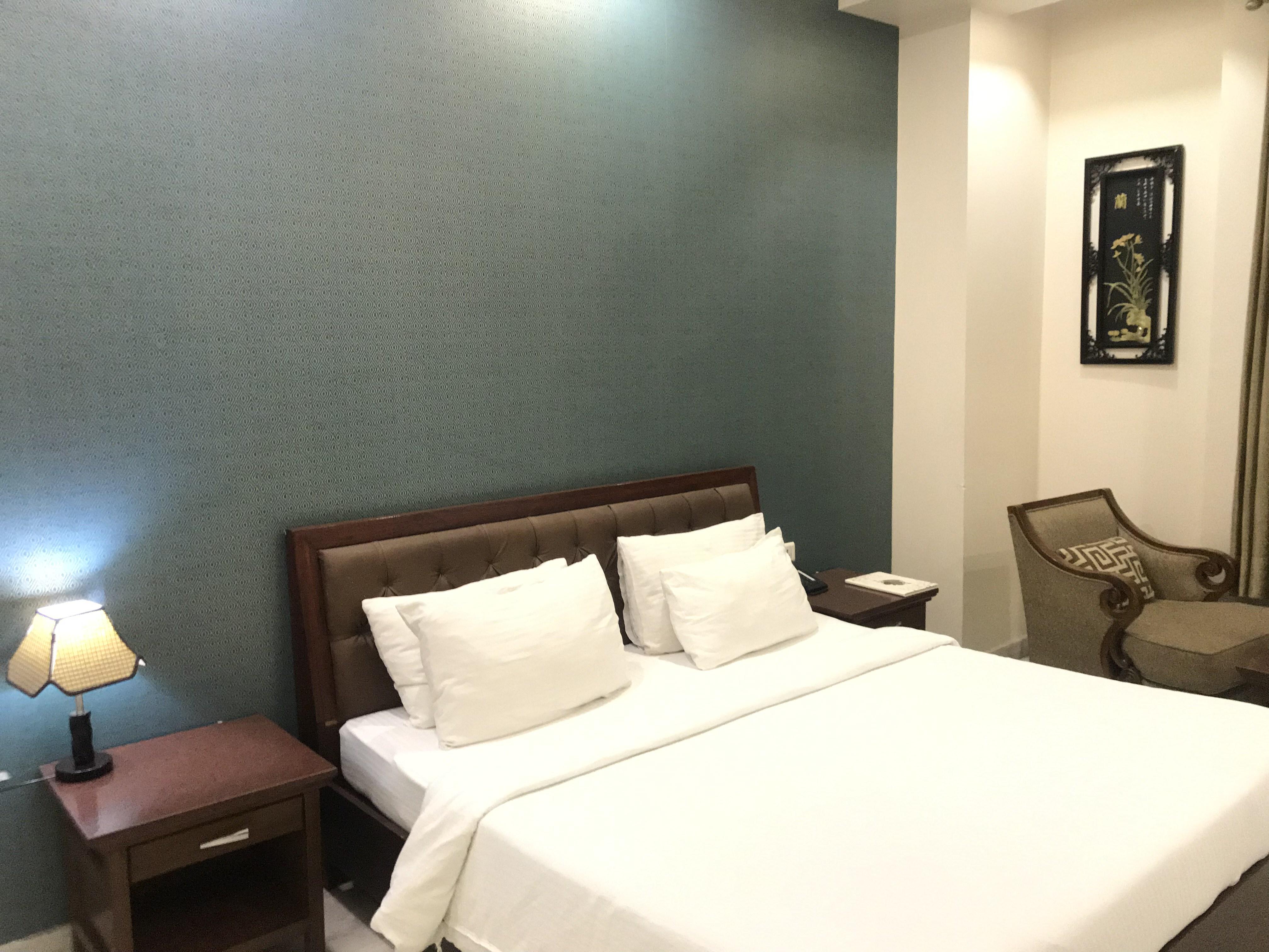 Hotel Leela Grande Karnal Bagian luar foto