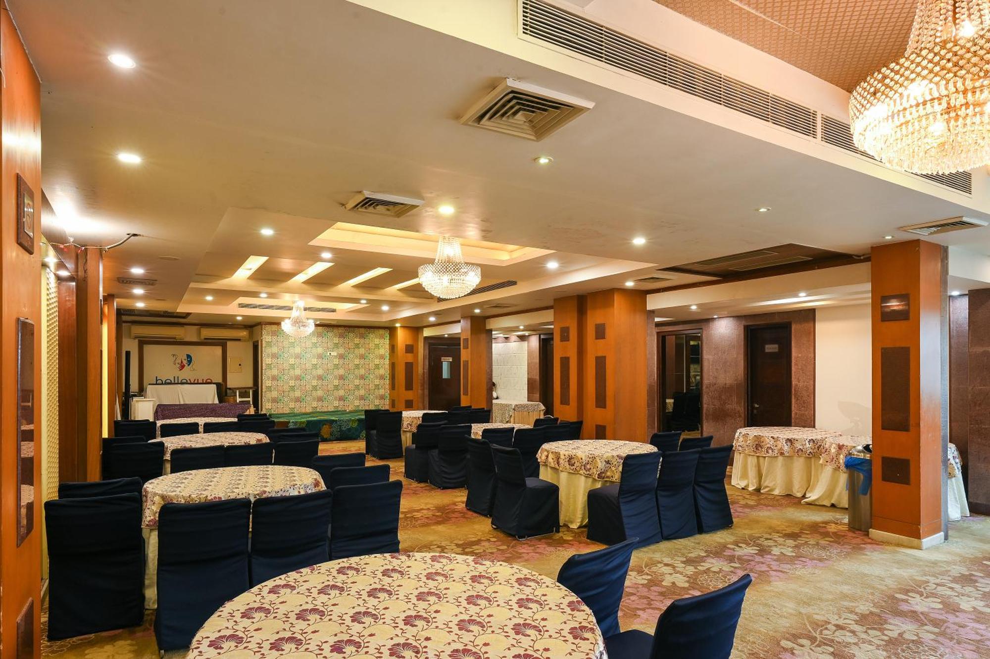 Hotel Leela Grande Karnal Bagian luar foto