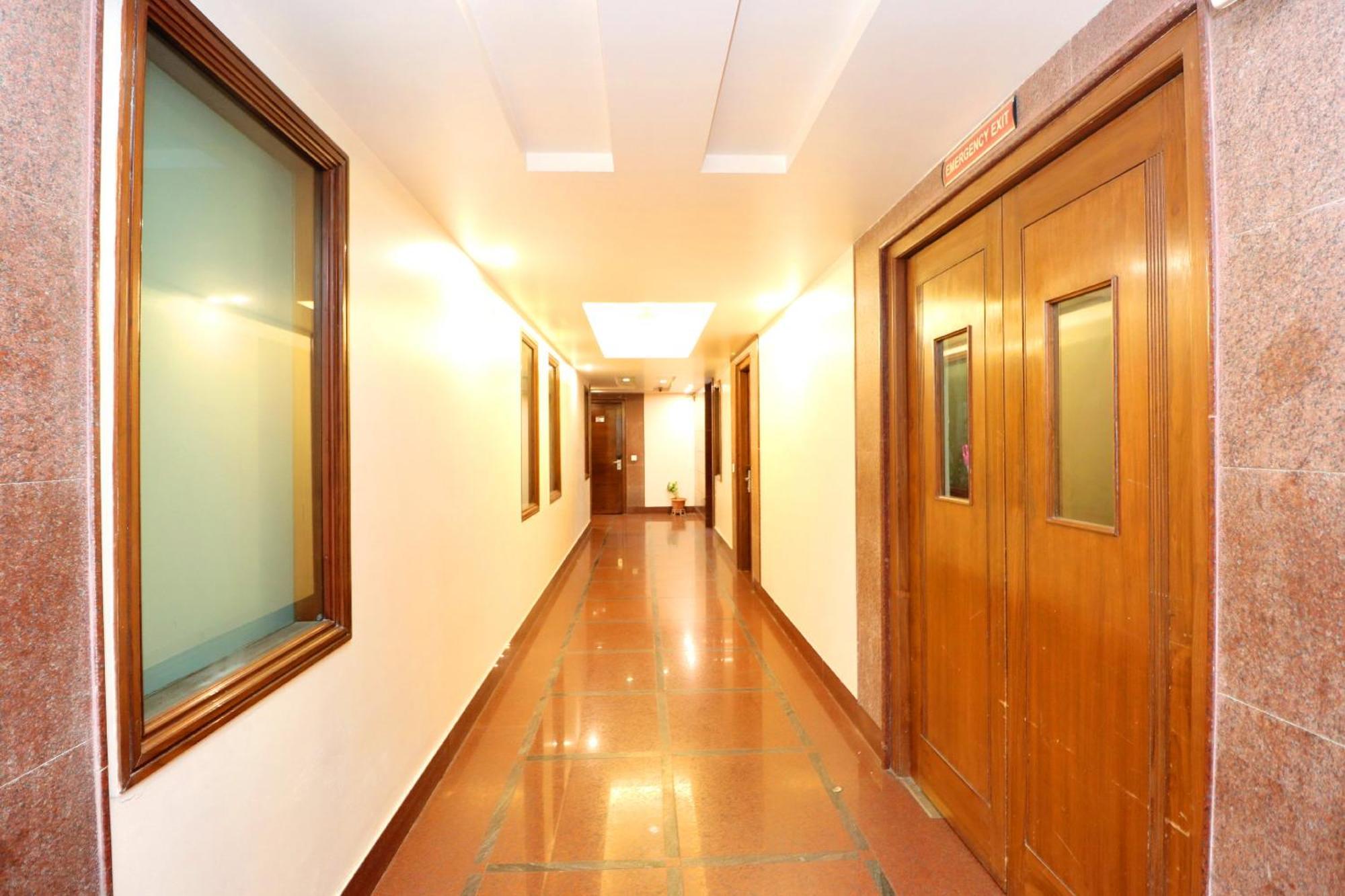 Hotel Leela Grande Karnal Bagian luar foto