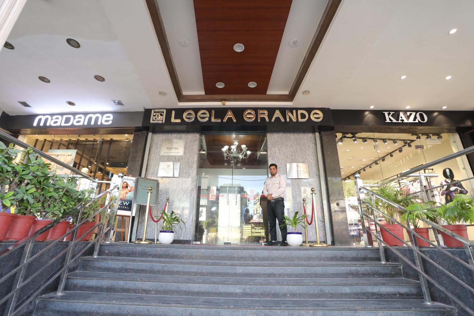 Hotel Leela Grande Karnal Bagian luar foto